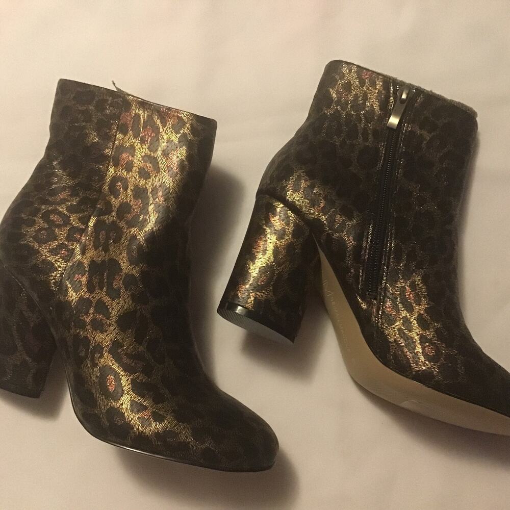 Neiman Marcus Leopard Animal Print Niana Metallic Boots Size 6